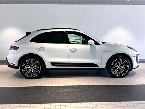 New 2026 Porsche Macan AWD/4WD image 8