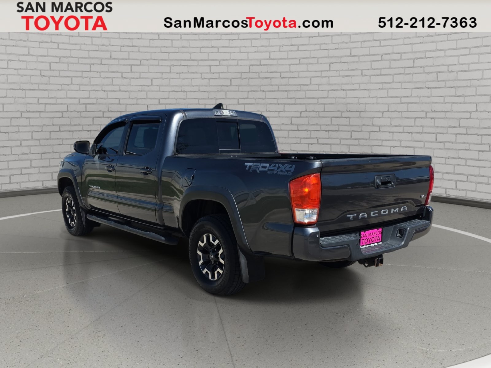 Used 2017 Toyota Tacoma TRD Off-Road w/ Premium & Technology Package AWD/4WD image 8