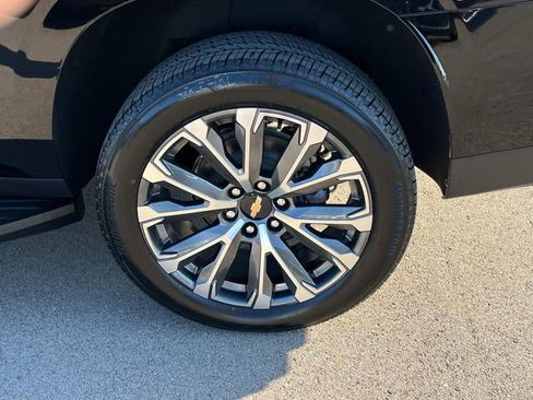 New 2026 Chevrolet Suburban High Country w/ Sun And Tow Package AWD/4WD image 15