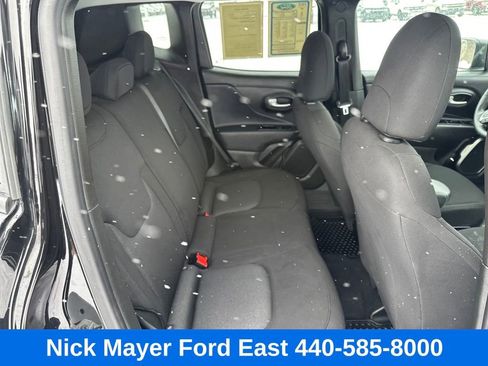 Used 2023 Jeep Renegade Latitude image 14