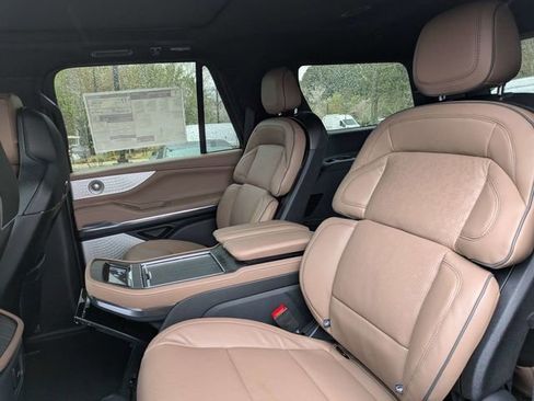 New 2026 Lincoln Navigator Black Label AWD/4WD image 12