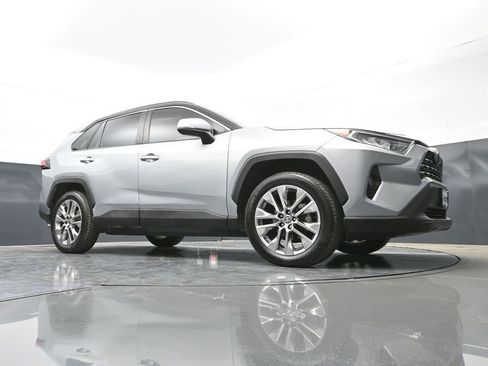 Used 2020 Toyota RAV4 XLE Premium FWD image 47