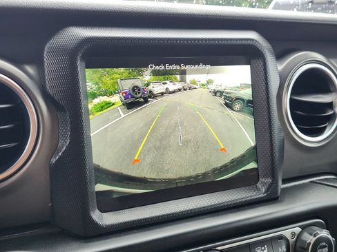 Used 2023 Jeep Wrangler Rubicon w/ LED Lighting Group AWD/4WD image 16