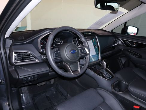 Used 2025 Subaru Outback Limited image 21