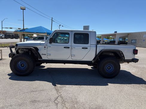 Used 2022 Jeep Gladiator Rubicon w/ Cold Weather Group image 8