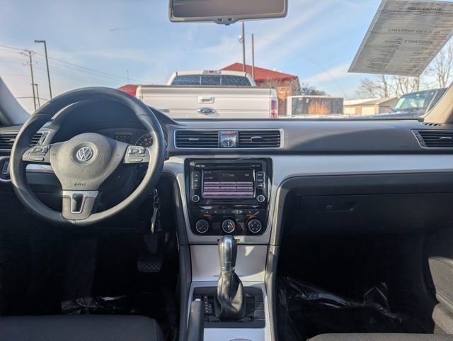 Used 2013 Volkswagen Passat 2.5 SE FWD image 16