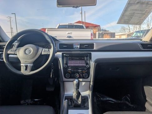 Used 2013 Volkswagen Passat 2.5 SE image 16