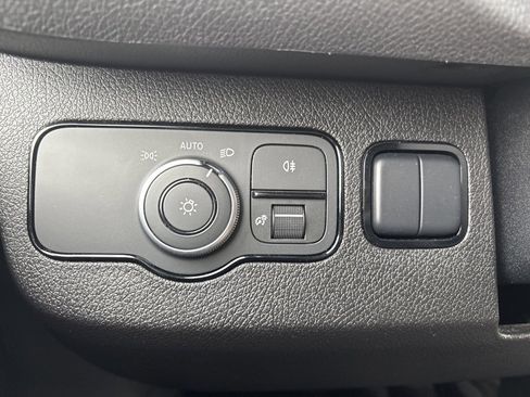 Used 2024 Mercedes-Benz Sprinter 2500 image 35