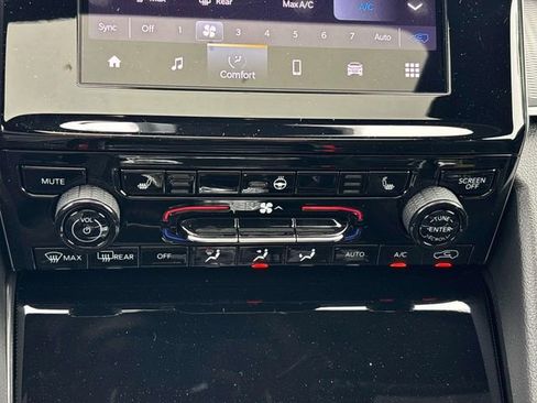 New 2026 Jeep Grand Cherokee L Laredo AWD/4WD image 12