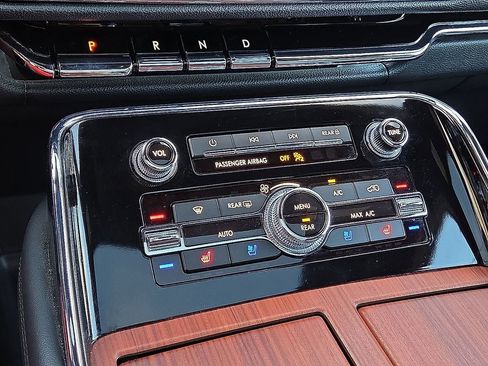 Used 2024 Lincoln Navigator Reserve image 25