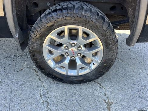 Used 2018 GMC Sierra 1500 SLT image 11