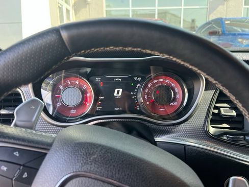 Used 2017 Dodge Challenger SRT Hellcat RWD image 4