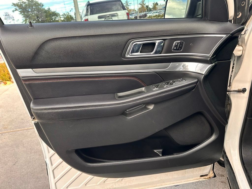 Used 2016 Ford Explorer Sport w/ Equipment Group 401A AWD/4WD image 23