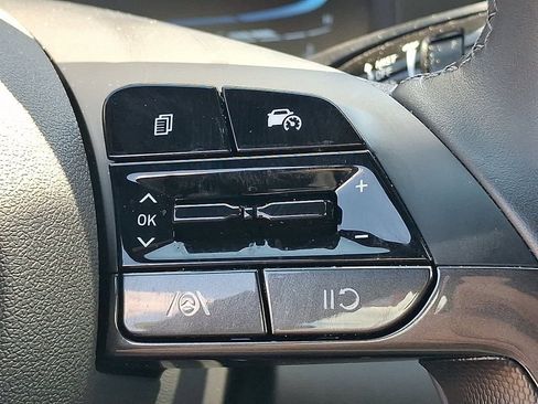 Used 2025 Hyundai Elantra Sport FWD image 22