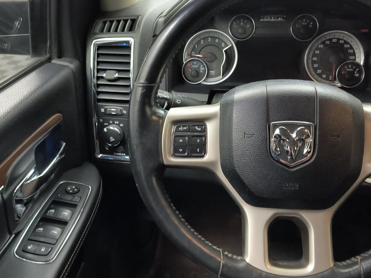Used 2014 RAM 1500 Laramie AWD/4WD image 18