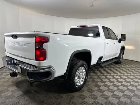 Used 2022 Chevrolet Silverado 3500 LT w/ Convenience Package image 8
