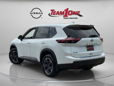 New 2026 Nissan Rogue SV image 4