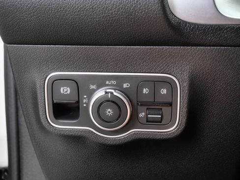 Certified 2026 Mercedes-Benz GLB 250 4MATIC image 30
