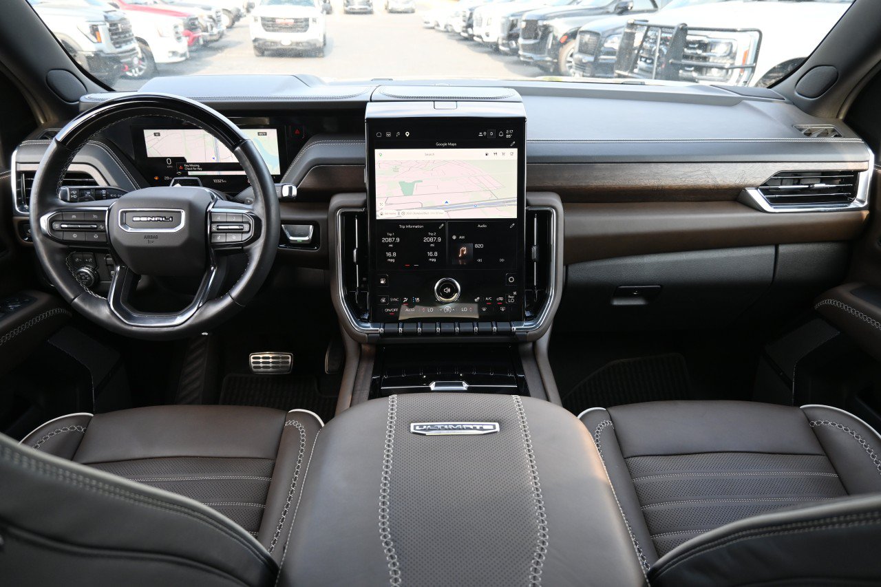 Certified 2025 GMC Yukon Denali Ultimate AWD/4WD image 7