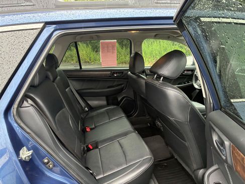Used 2019 Subaru Outback 2.5i Limited AWD/4WD image 12