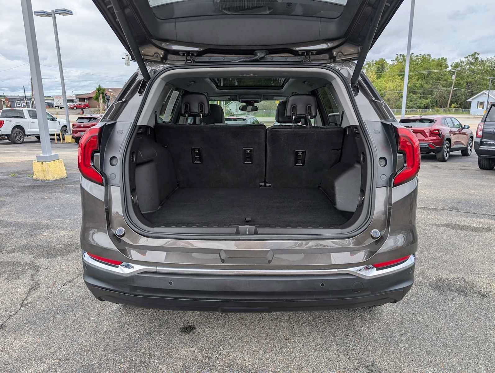 Used 2019 GMC Terrain SLT w/ Preferred Package AWD/4WD image 40