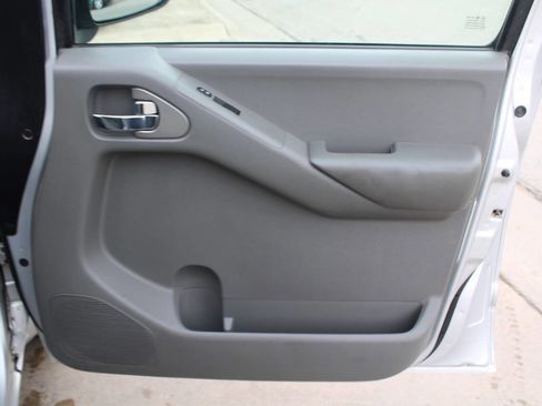 Used 2007 Nissan Frontier SE w/ SE Value Truck Pkg image 12