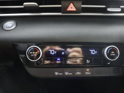 Used 2023 Hyundai Elantra SEL FWD image 15