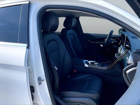 Used 2017 Mercedes-Benz GLC 300 4MATIC Coupe image 9