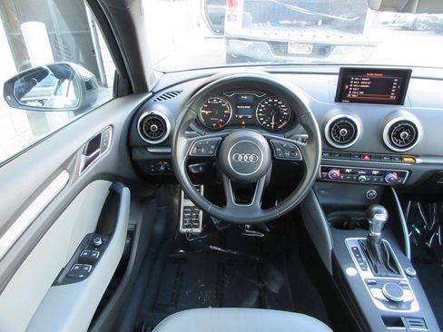 Used 2018 Audi A3 e-tron Premium Plus w/ Premium Plus Package image 37