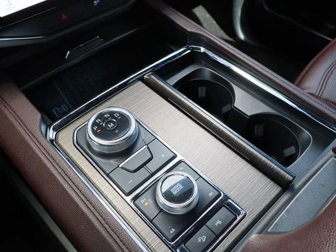 Used 2022 Ford Expedition Limited AWD/4WD image 19