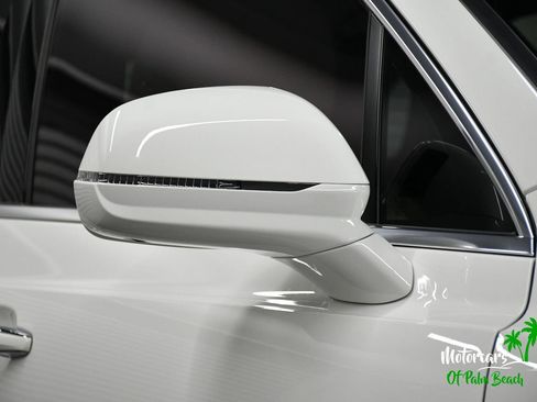 Used 2023 Bentley Bentayga AWD/4WD image 25