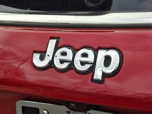 Used 2025 Jeep Compass Limited image 29