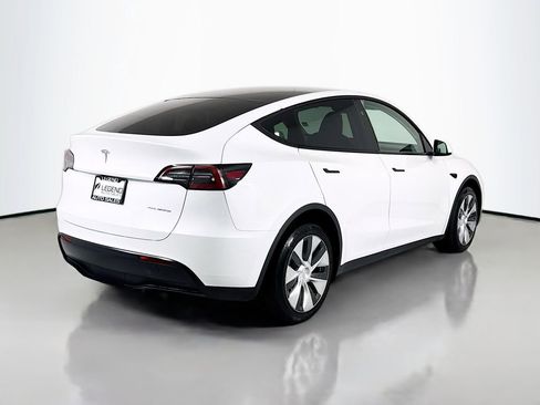 Used 2023 Tesla Model Y Long Range AWD/4WD image 4