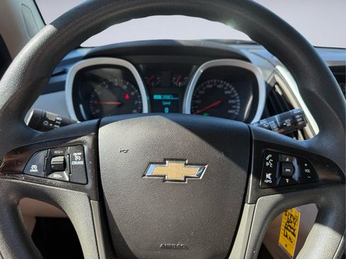 Used 2017 Chevrolet Equinox LS FWD image 30
