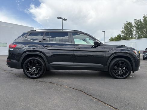 Used 2022 Volkswagen Atlas SE w/ Panoramic Sunroof Package AWD/4WD image 4