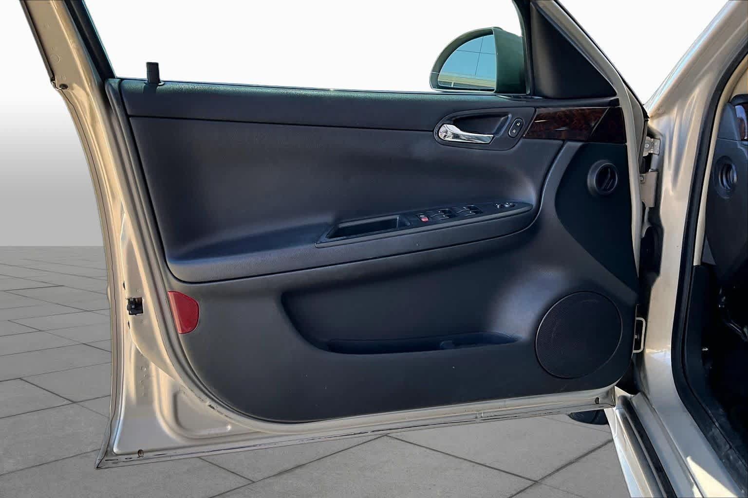 Used 2012 Chevrolet Impala LT FWD image 22