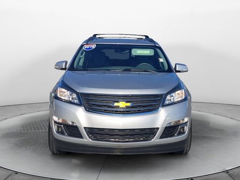 Used 2016 Chevrolet Traverse LT image 2