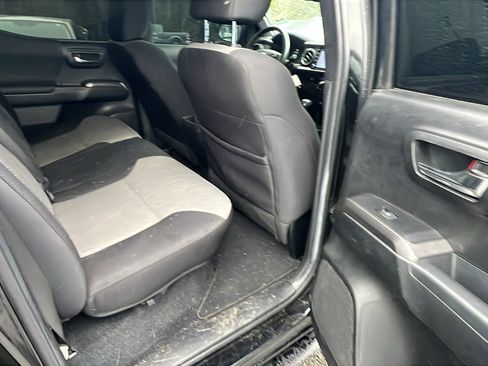 Used 2022 Toyota Tacoma TRD Sport image 21