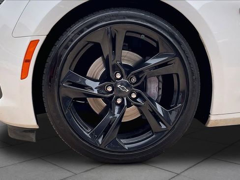 Used 2020 Chevrolet Camaro SS RWD image 12
