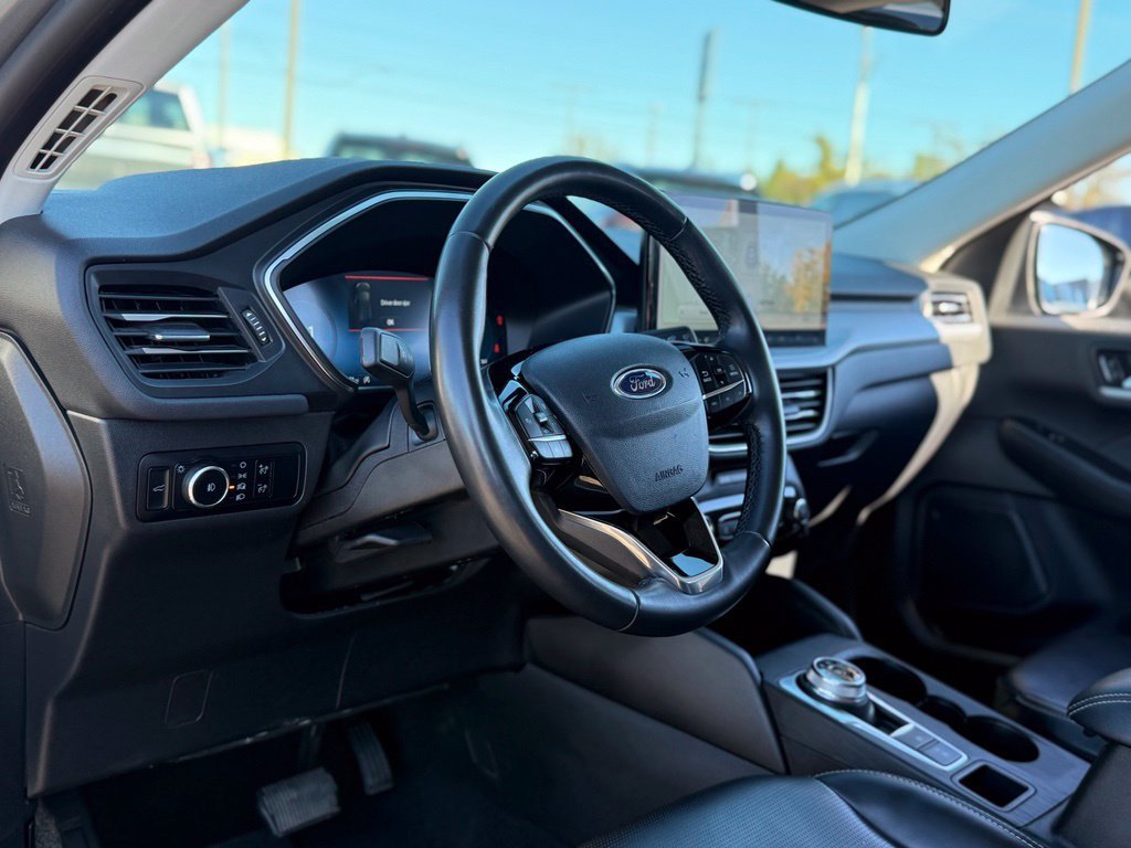 Used 2024 Ford Escape Platinum AWD/4WD image 13
