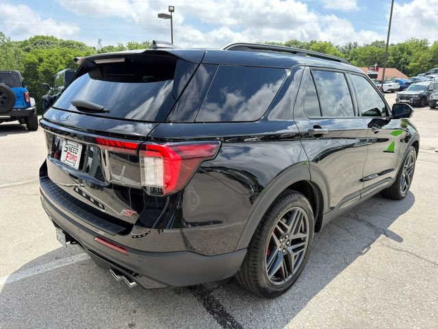 Used 2025 Ford Explorer ST w/ Sun And Sound Package AWD/4WD image 7