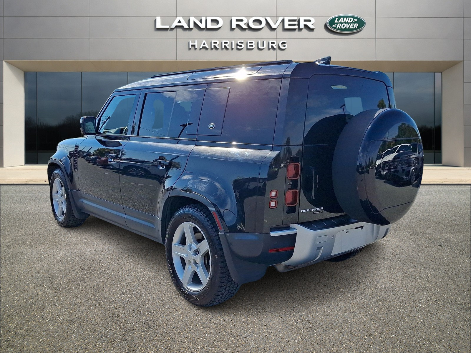 Used 2020 Land Rover Defender 110 SE AWD/4WD image 2