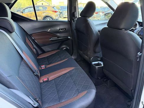 Used 2019 Nissan Kicks SR FWD image 17