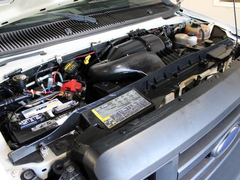 Used 2009 Ford E-350 and Econoline 350 Super Duty RWD image 26