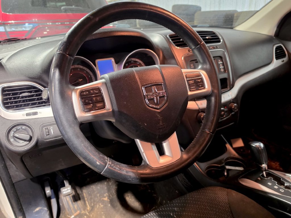 Used 2018 Dodge Journey SE w/ Connectivity Group FWD image 4