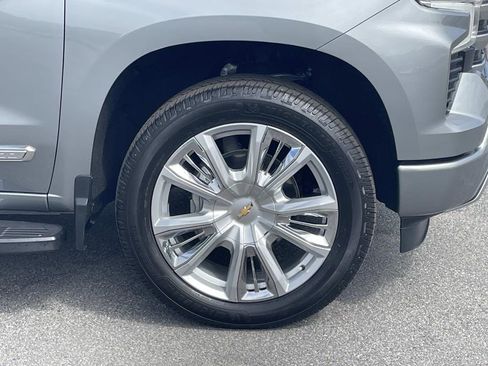 Used 2023 Chevrolet Silverado 1500 High Country AWD/4WD image 11