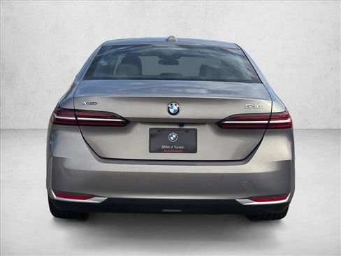 Certified 2025 BMW 530i xDrive AWD/4WD image 8