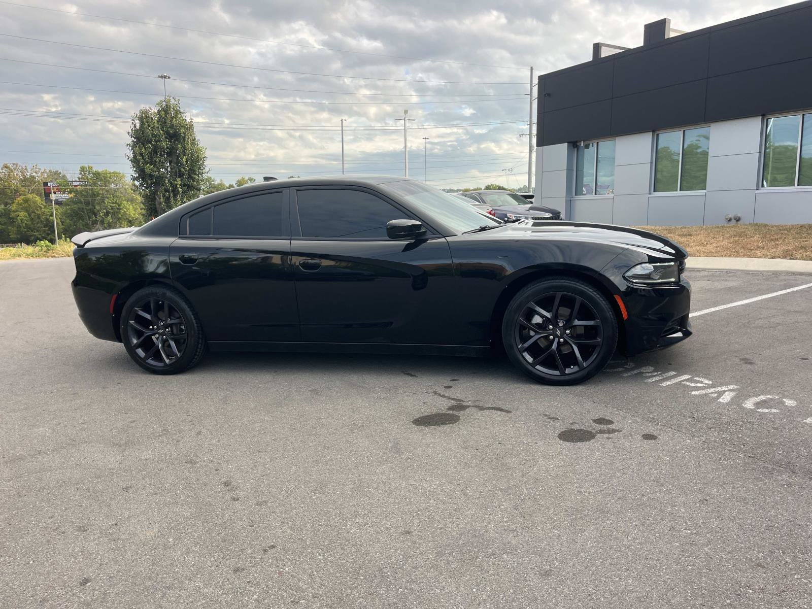 Used 2023 Dodge Charger SXT w/ Blacktop Package RWD image 2
