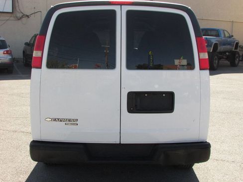 Used 2012 Chevrolet Express 1500 image 4