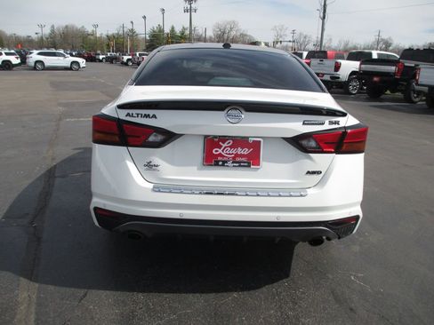 Used 2022 Nissan Altima 2.5 SR w/ Midnight Edition Package image 5